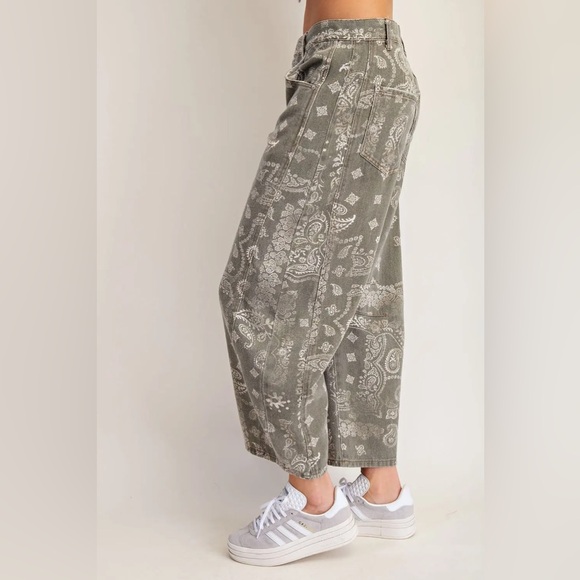 NWT Eesome Bandana Paisley Print Boho Olive Barrel Horseshoe Pants Jeans - Picture 5 of 8